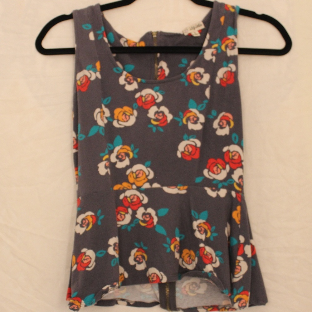 Lily White Floral Short-Sleeve Peplum Blouse Sz M